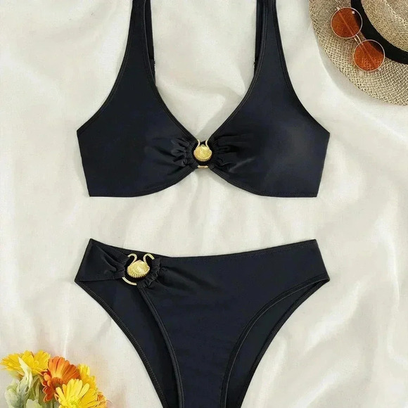 Black Women's Beach Ruffle Sexy Bikini Set - Picture 5 of 8